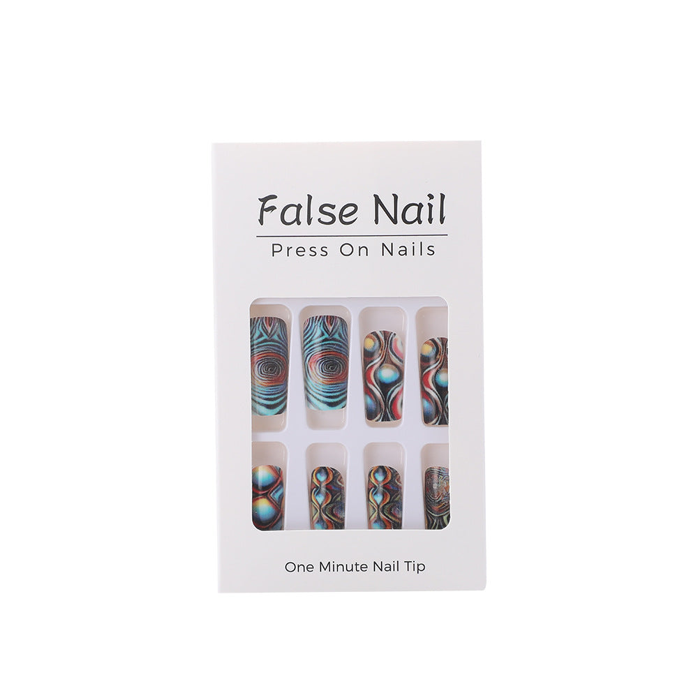 Kunstvolle Nagelspitzen Karnz