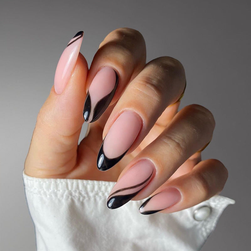 Elegante Stiletto Press-On Nagelkunst mit Strass-Akzenten Karnz