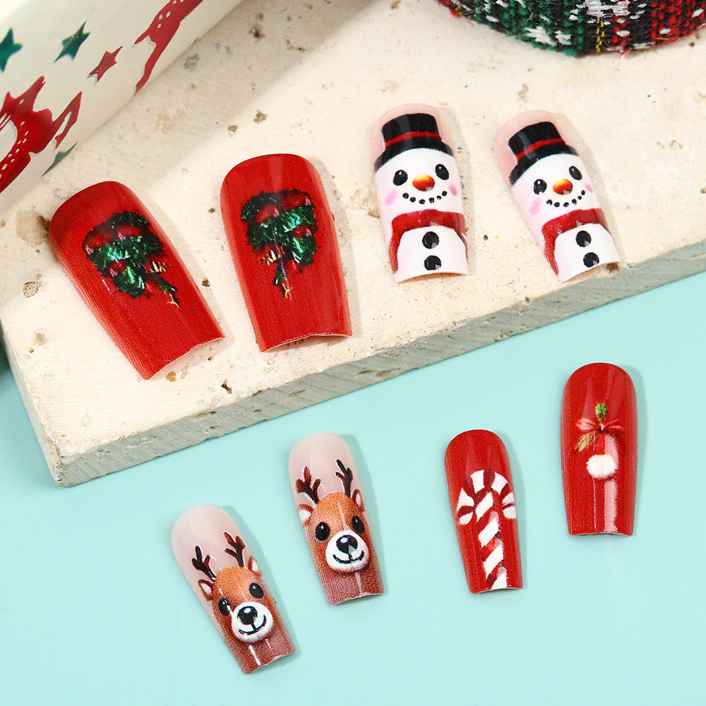 Festliche Kunstnägel im weihnachtlichen Design Karnz