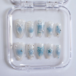 Dekorativer Press-On Nagelkunstset mit einzigartigen Designs Karnz