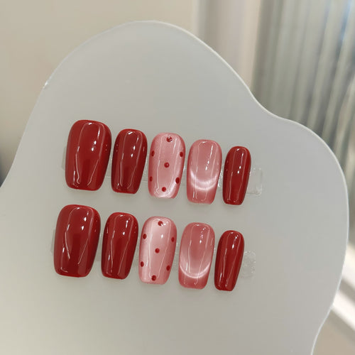 Dekoratives Press-On Nagelkunstset mit elegantem Farbverlauf und Punkte-Mustern