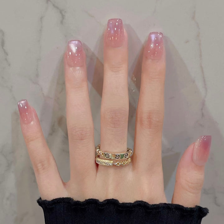Kunstnägel mit Elegantem Ombre-Effekt Karnz