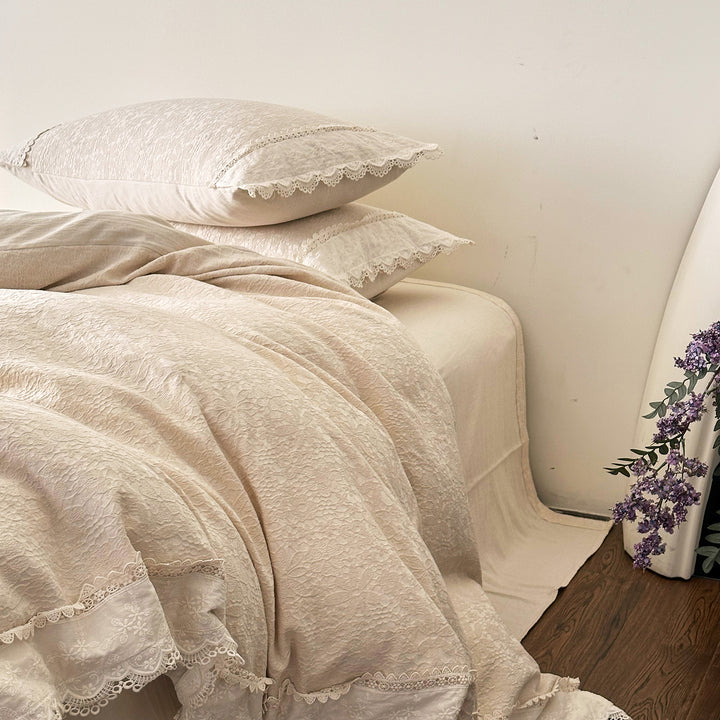 Gekämmte Leinen Bettbezug-Set mit Spitzenrand und gewelltem Saum