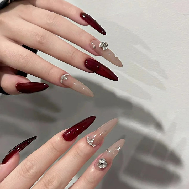 Glamouröse Nageldesigns Karnz