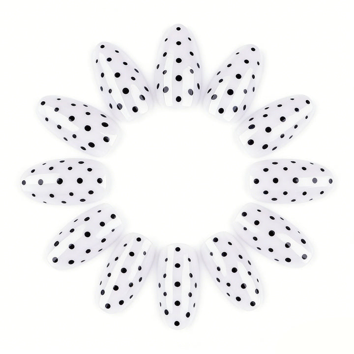 Elegante Polka Dot Press-On Nagelverstärkungen Karnz