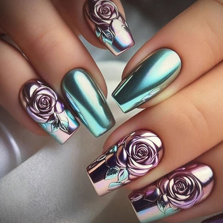 Kunstnägel mit Elegantem Rosendesign Karnz
