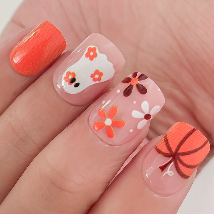Künstlerisches Druck-On-Nagel-Set mit Halloween-Themen-Designs Karnz