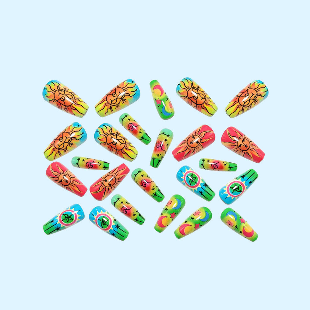 Kreative Kunstnägel im Neon-Motiv und fantastischen Mustern Karnz