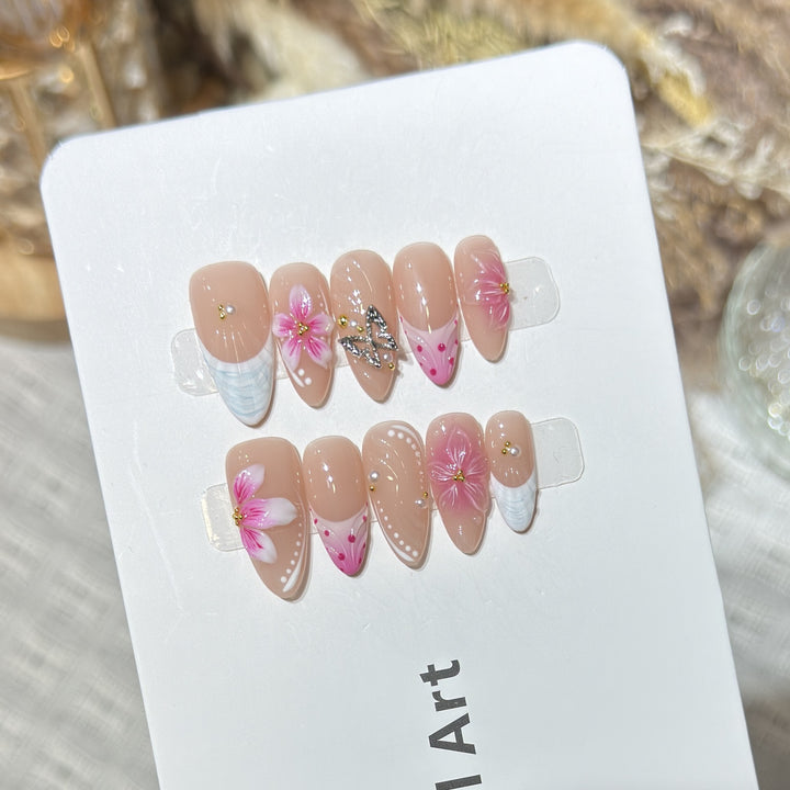 Florales Akzent Press-On Nagelkunst Set Karnz