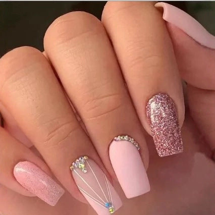 Glamouröses Nagelkunstdesign Karnz