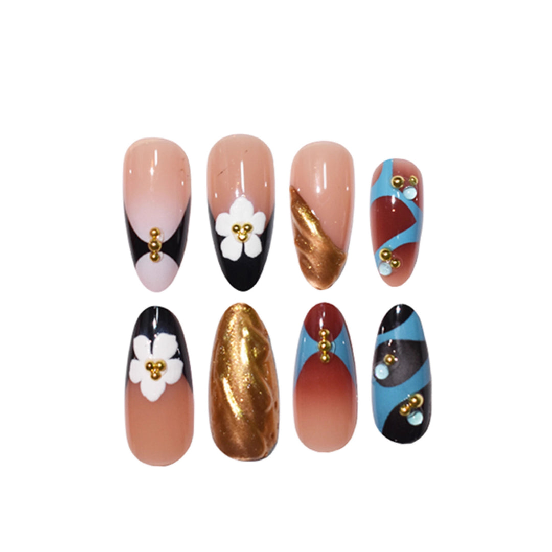 Künstlerisches 3D Blumen Nageldesign Karnz