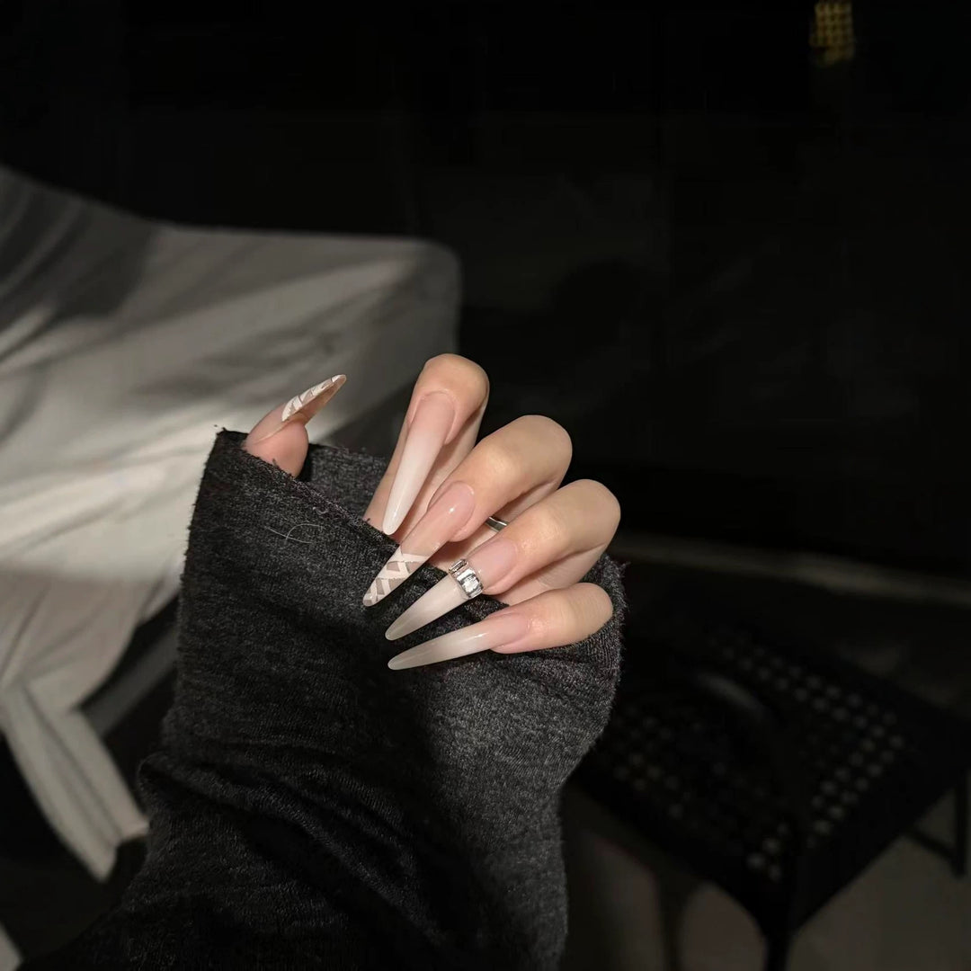 Lange Stiletto Press-On Nagelverlängerungen