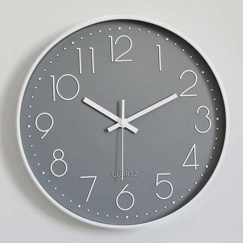 Wanduhr im minimalistischen Design Karnz