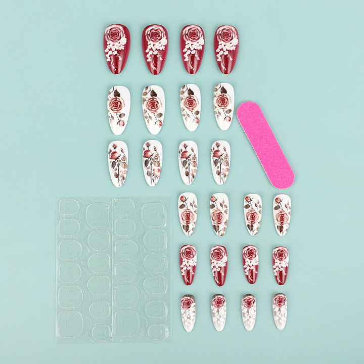 Kunstnägel im eleganten Rosen-Design Karnz