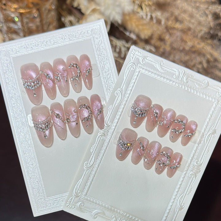 Künstlerisches Stiletto-Nagelkunst-Design Karnz