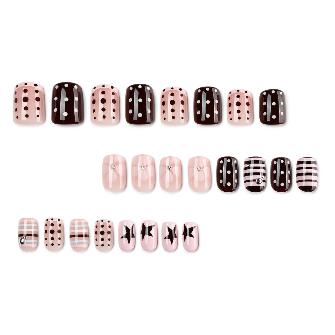 Kreative Nagelkunst mit verspielten Designs Karnz