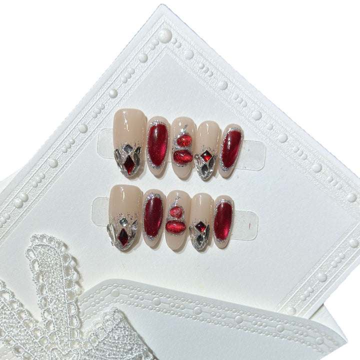 Premium Dekorative Press-On Nagelset mit Edelsteinakzenten Karnz