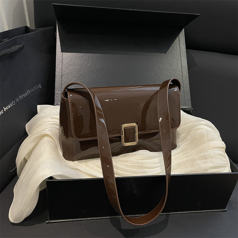 Elegante Lackleder-Handtasche