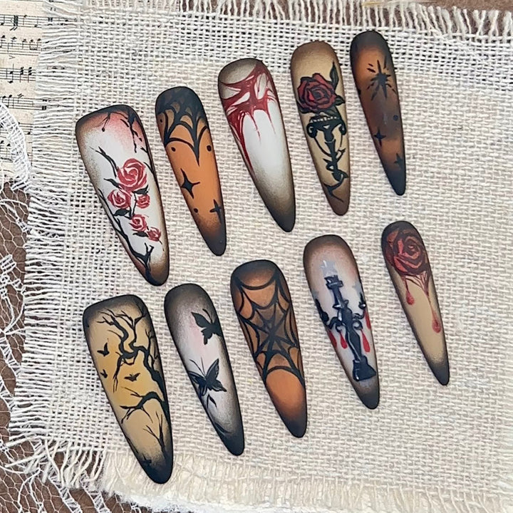 Kunstnägel mit Halloween-Motiven Karnz