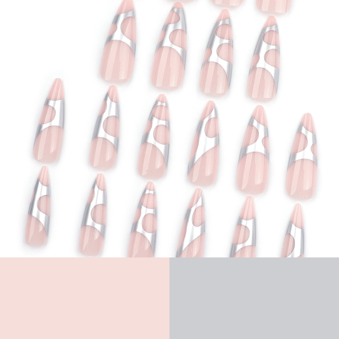 Kunstvolle Stiletto-Nägel mit modernem Design Karnz
