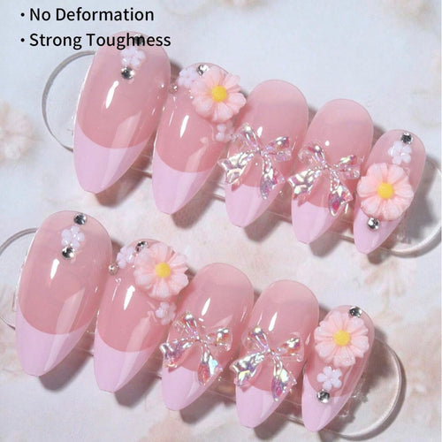 Nagelkunstset mit eleganten 3D-Blüten- und Glitzerverzierungen Karnz