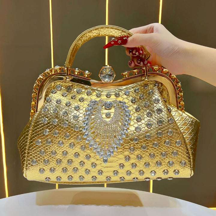 Luxuriöse mit Kristallen verzierte Abendhandtasche