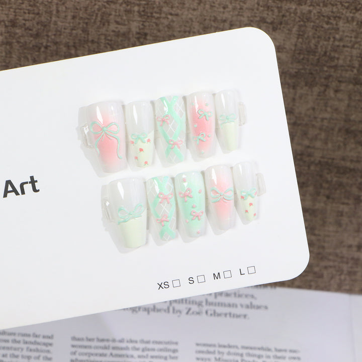 Dekoratives Nagelkunst-Set Karnz