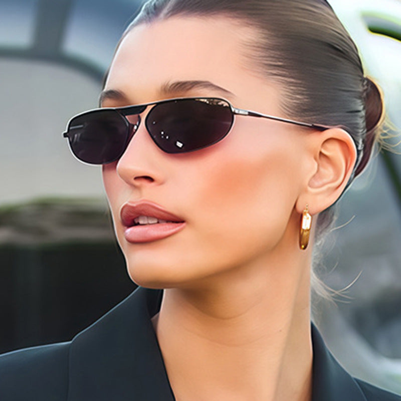 Damen modische Sonnenbrille im eleganten Polygon-Design Karnz