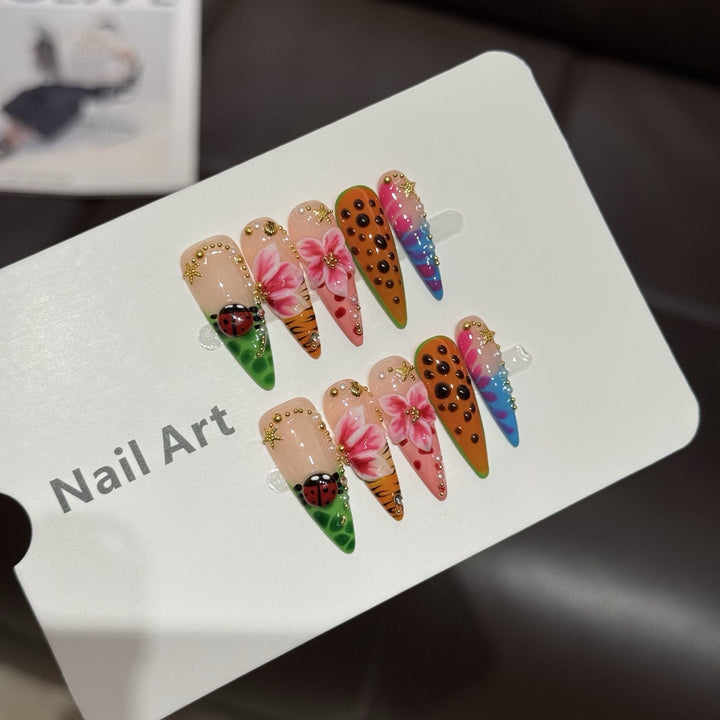 Dekoratives Floral Nagelkunst Set