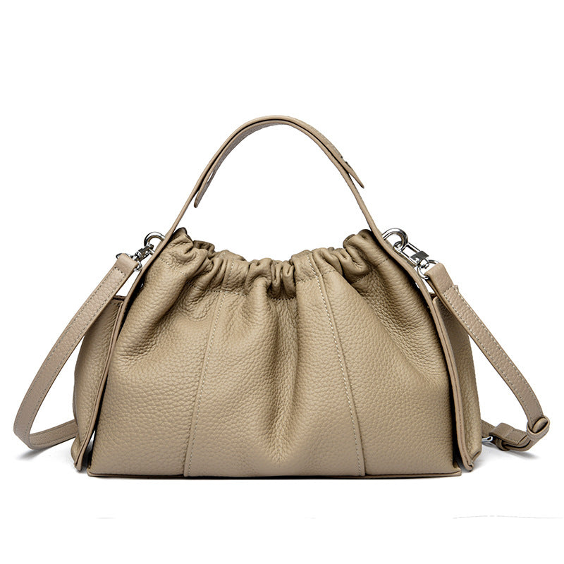 Texturierte Leder-Schnürtasche Karnz