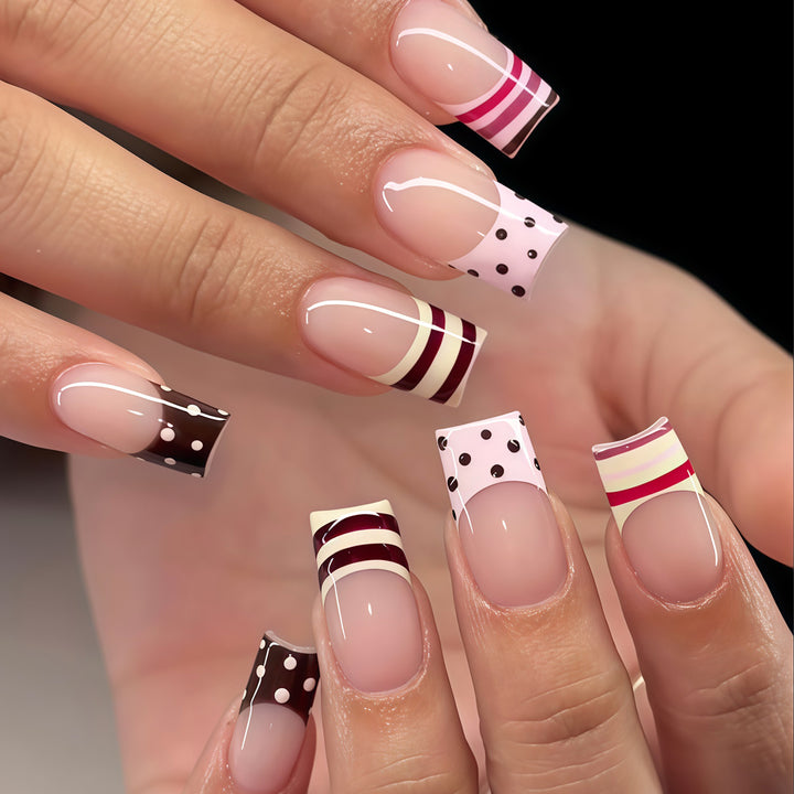 Dekorative lange Press-On Nagelkunst Tipps Karnz