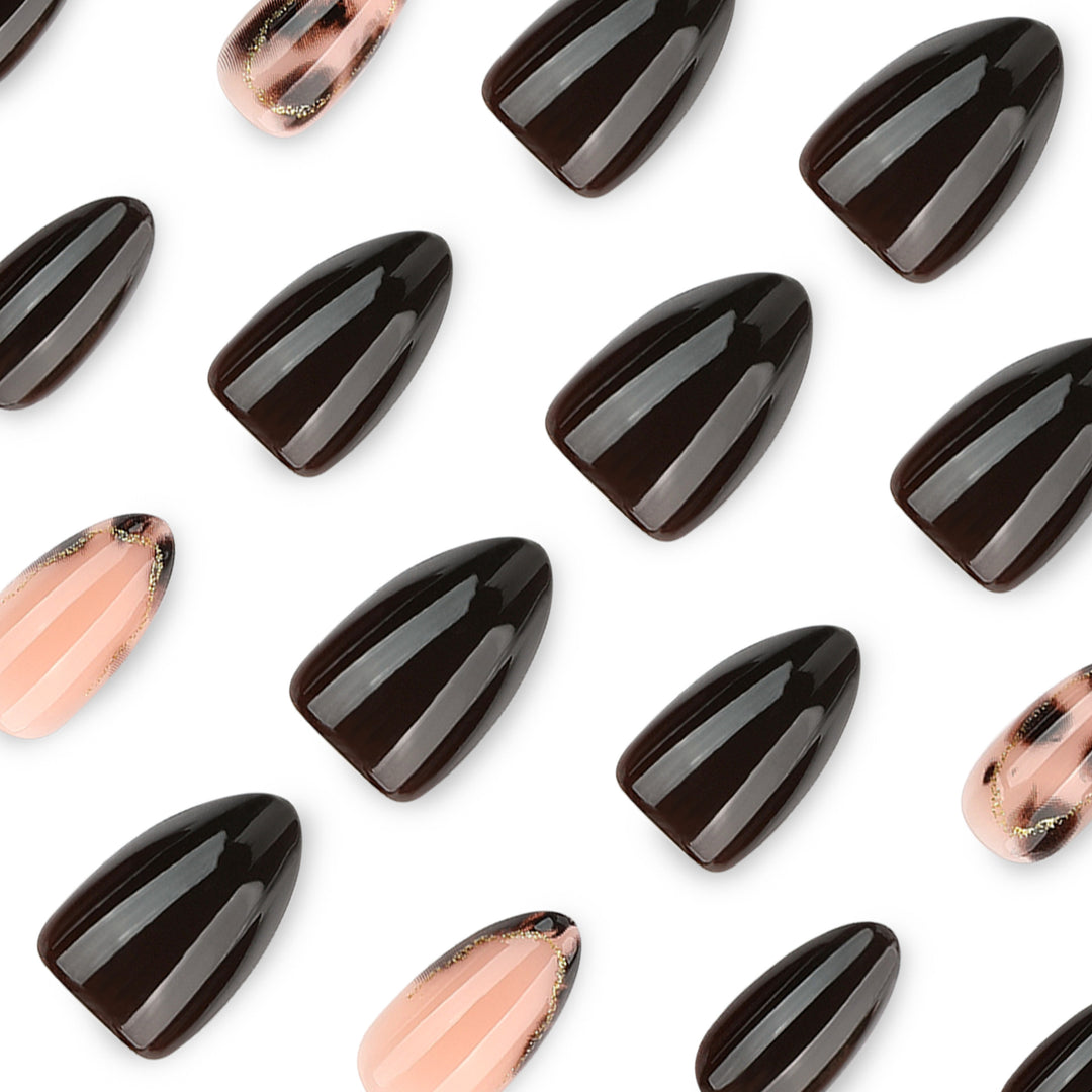 Künstliche Nagelkunst mit eleganten Akzenten Karnz