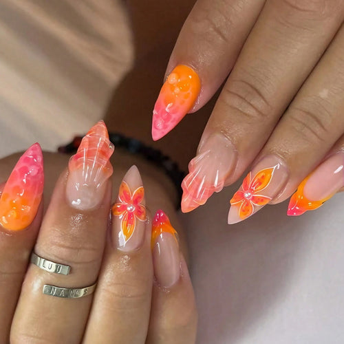 Kunstnagelset mit eleganten Blumen- und Farbverlauf-Designs Karnz