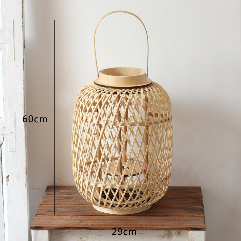 Handgefertigte Rattanlaterne Karnz