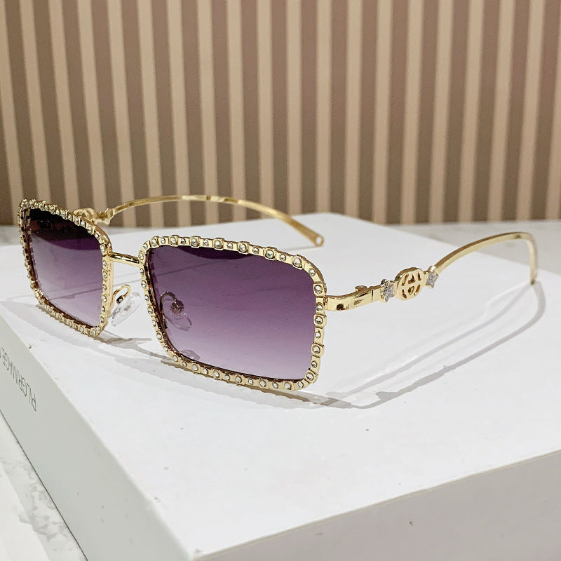 Damen elegante quadratische Sonnenbrille mit luxuriösem Strassrahmen Karnz