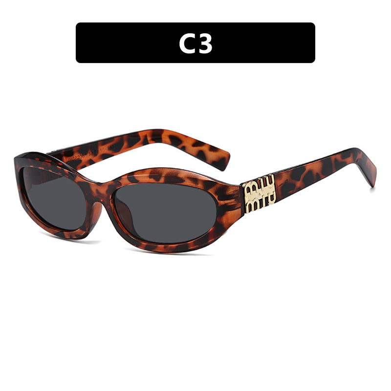 Damen modische Sonnenbrille im geschwungenen Design mit luxuriösen Details Karnz