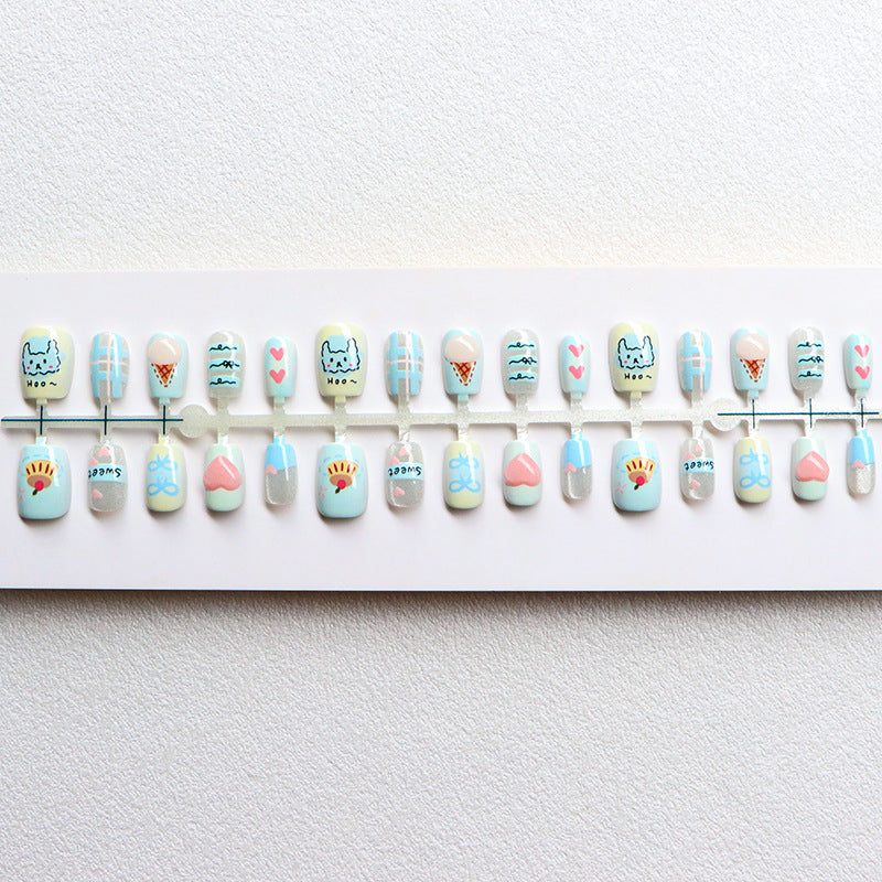 Kreatives thematisches Press-On-Nagelset Karnz