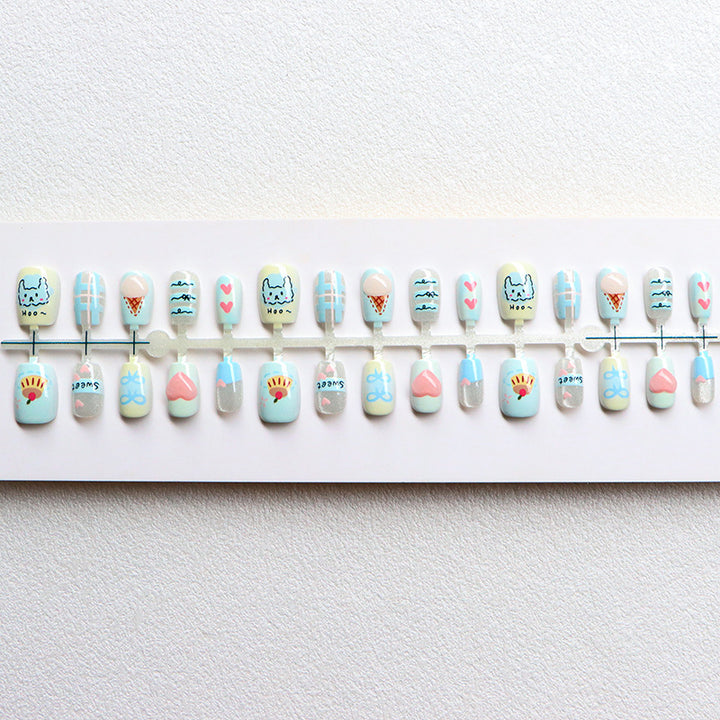 Kreatives thematisches Press-On-Nagelset Karnz