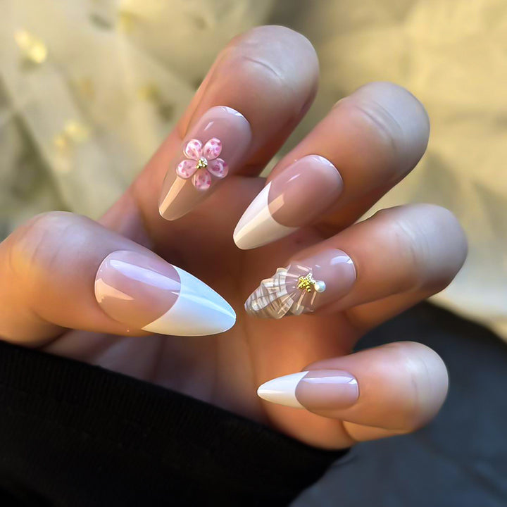 Elegantes florales Akzent Press-On-Nagelset Karnz
