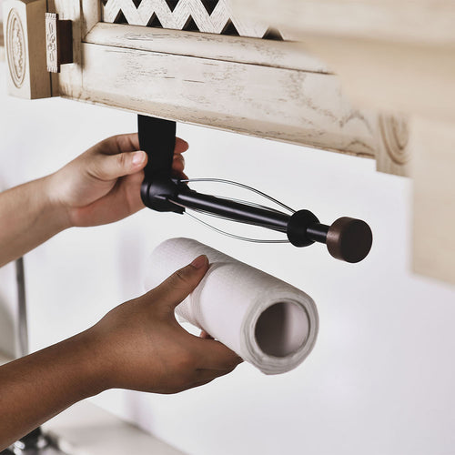 Moderne Wandgarderobe mit Holzdetails Karnz