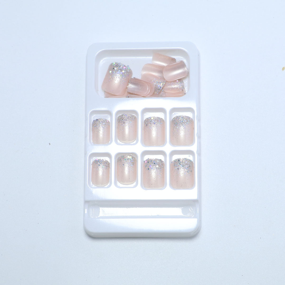 Glitzernde Press-On Nagelkollektion Karnz