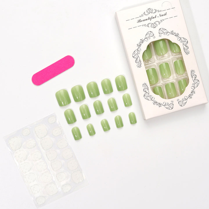 Glänzende Press-On-Nagelspitzen-Kollektion Karnz