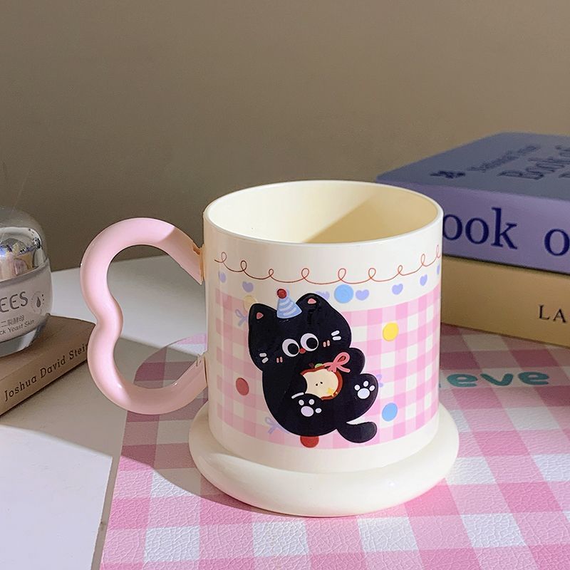 Keramiktasse mit Verspieltem Katzenmotiv Karnz