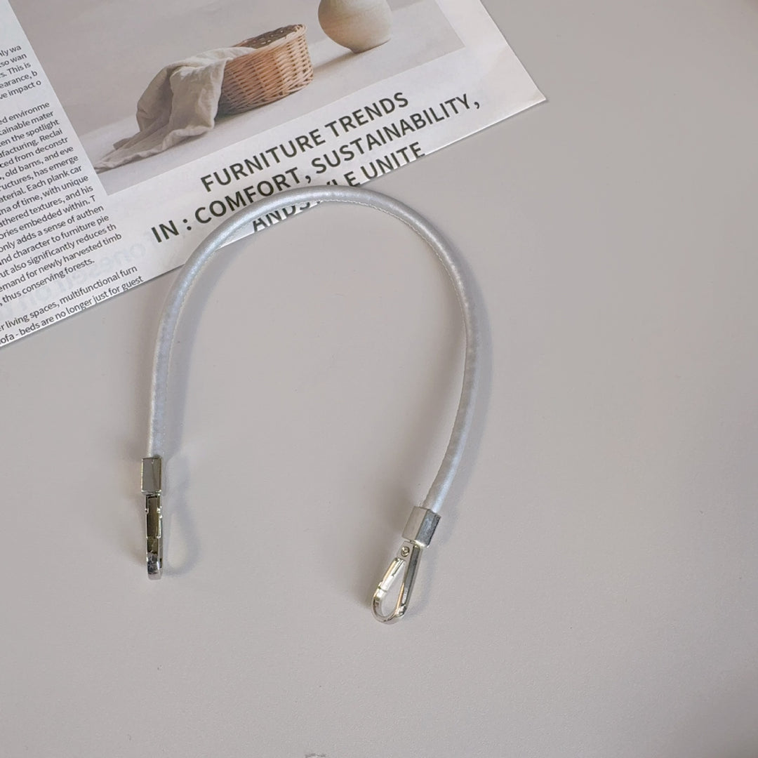 Stylische Leder-Handyband Karnz