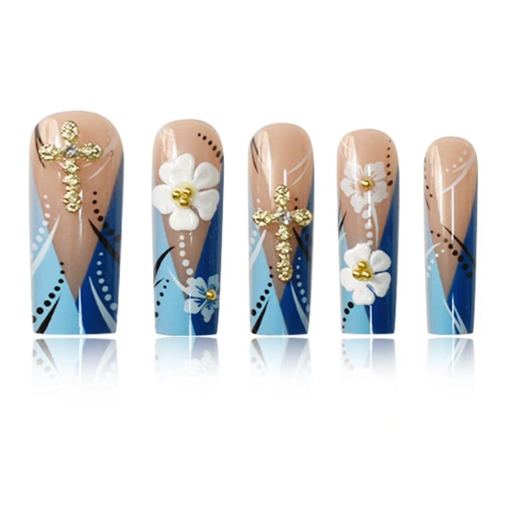 Künstlerische Nagelkunst Karnz