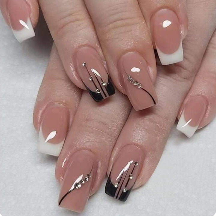 Elegantes Press-On-Nagelset mit künstlerischem Design Karnz