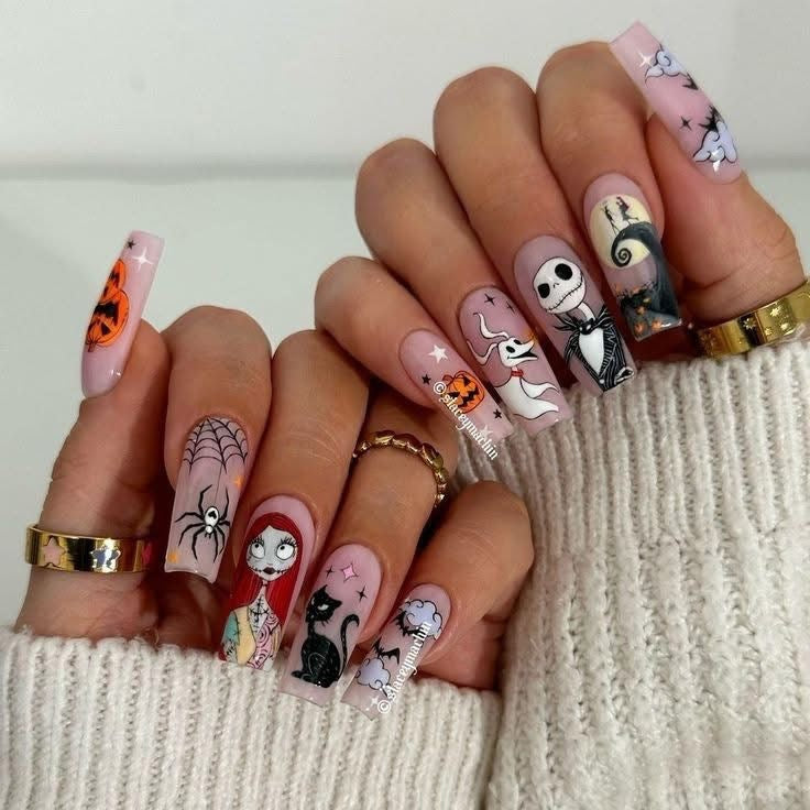 Kunstnagelset mit Halloween-Motiven und kreativen 3D-Verzierungen Karnz