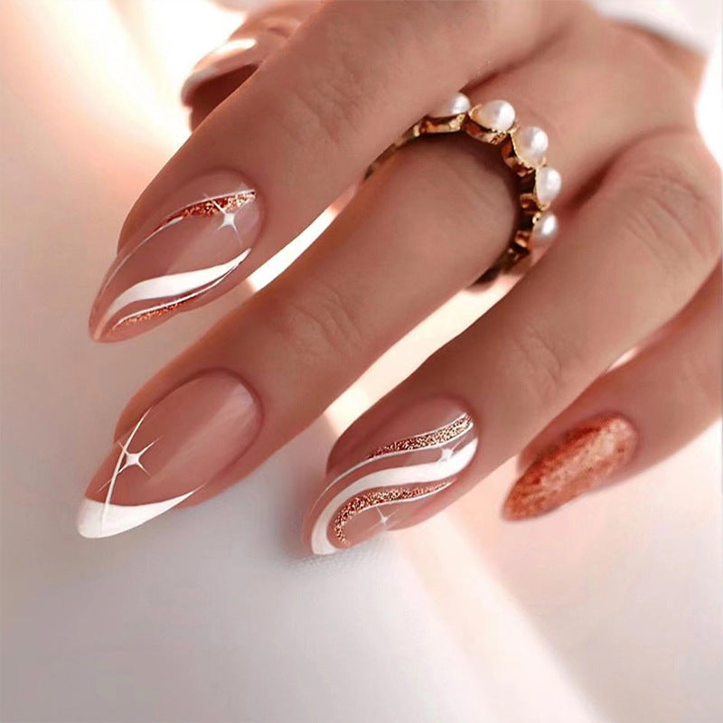 Elegante und kreative Stiletto Kunstnägel Karnz