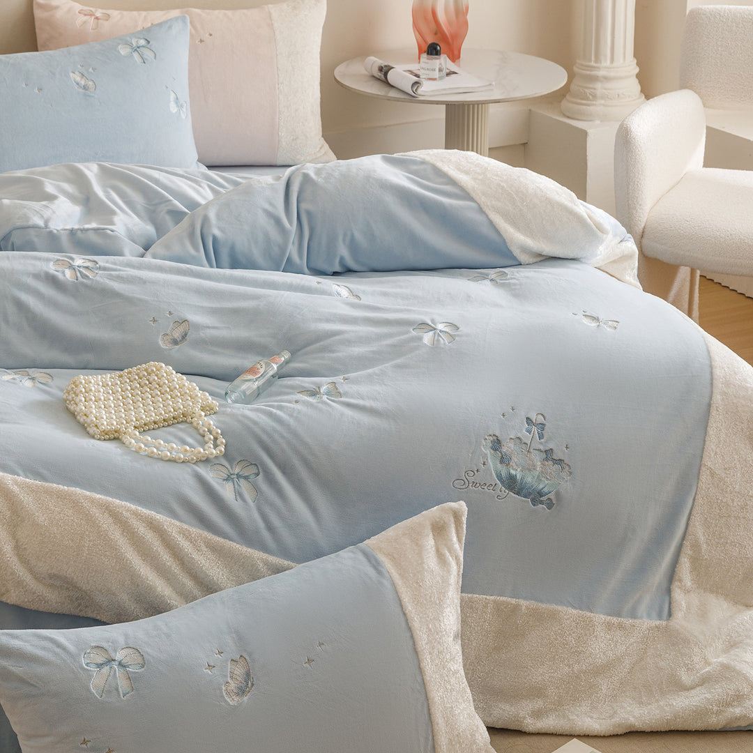 Bestickter Schmetterling Plüsch Sherpa-Trim Baumwollsatin Bettbezug Set