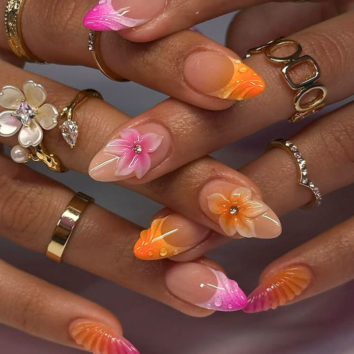 Künstlerische florale Nagelkunst